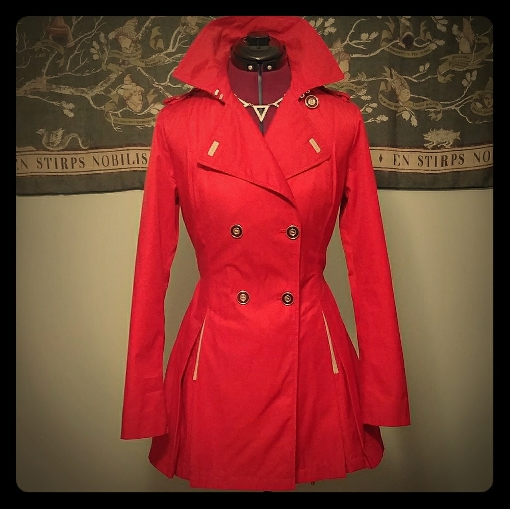 Gorgeous Laundry by Shelli Segal Red trench